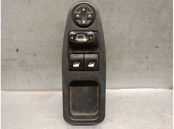 Replacement front left window switch for Fiat Scudo van (270_, 272_) 2.0 D Multijet OEM IAM reference 149961