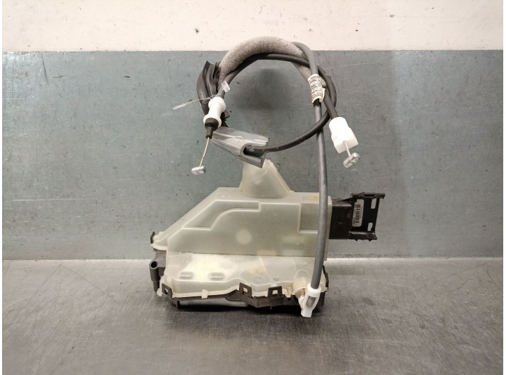 Replacement right front door lock for Citroën Jumpy III van (v_) 1.5 BlueHDi 100 OEM IAM reference 98084140