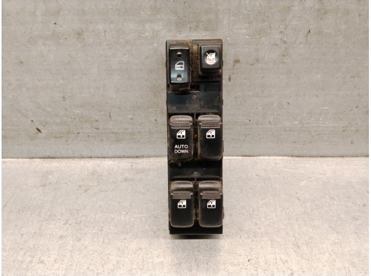 Replacement front left window switch for hyundai tucson (jm) 2.0 crdi OEM IAM reference 935702E250Z9 935702E250Z9