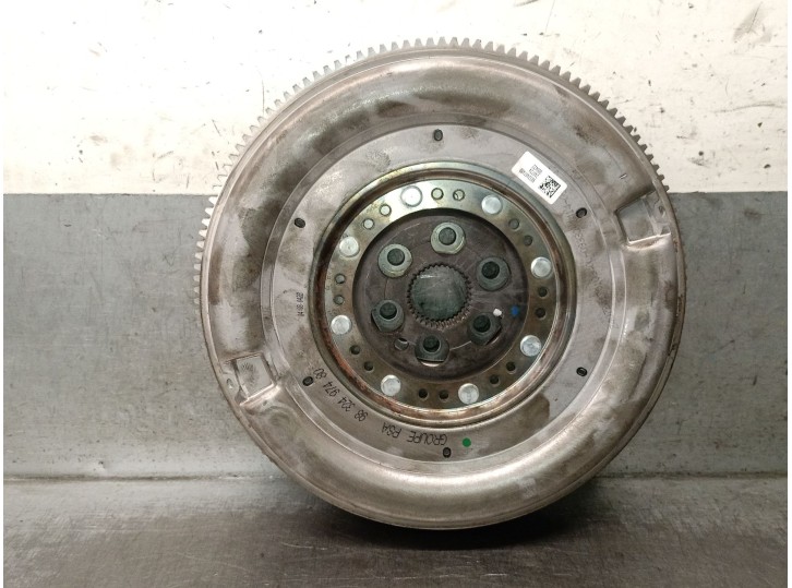 Replacement flywheel for jeep avenger 1.2 OEM IAM reference 9832497480 9832497480