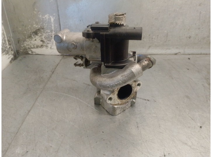 Recambio de valvula egr para infiniti fx 30d awd referencia OEM IAM 8201016581B 1471000Q0P 70201405
