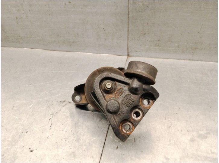 Replacement right engine mount for hyundai tucson (jm) 2.0 crdi OEM IAM reference 218102E200 218102E200