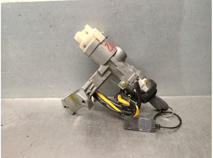 Replacement ignition switch for Kia Sportage II (JE_, KM_) 2.0 CRDi OEM IAM reference 819102E000 819102E000