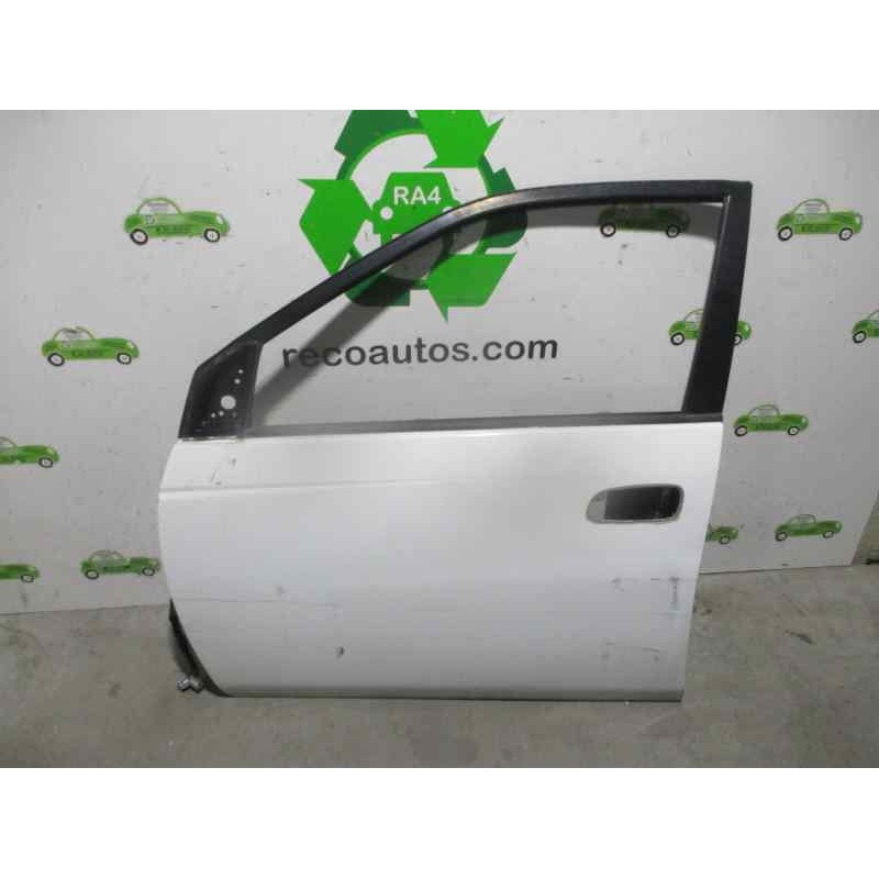 Recambio de puerta delantera izquierda para toyota prius (nhw11) básico referencia OEM IAM 6700247010 BLANCA 4 PUERTAS