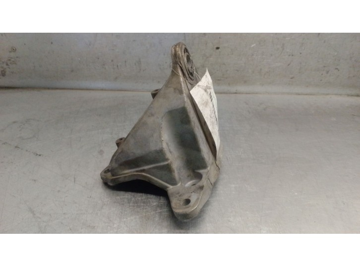 Replacement engine mount for Audi A6 C5 (4B2, 4B4) 2.5 TDI Quattro OEM IAM reference 8D0399114AH