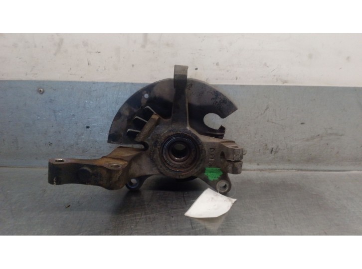 Replacement front right stub axle for Kia Carnival II (GQ) 2.9 CRDi OEM IAM reference 0K56B33021 0K56B33021