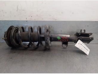 Replacement front right shock absorber for Kia Sportage II (JE_, KM_) 2.0 CRDi OEM IAM reference 546610Z000 546610Z000