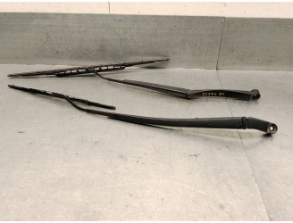 Replacement right front wiper arm for Toyota RAV4 III (_a3_) 2.0 4WD (aca30_), OEM/IAM reference 8521142130 852114213