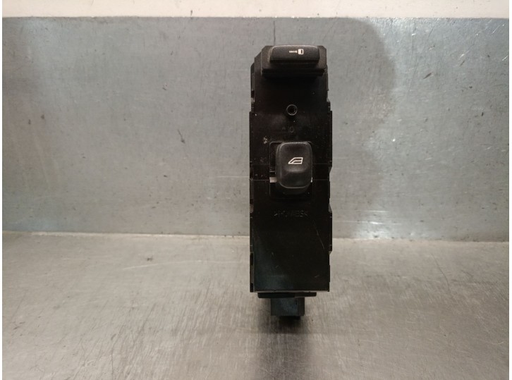 Replacement front right power window switch for Volvo S60 I (384) 2.4, OEM/IAM reference 30737519 30658117