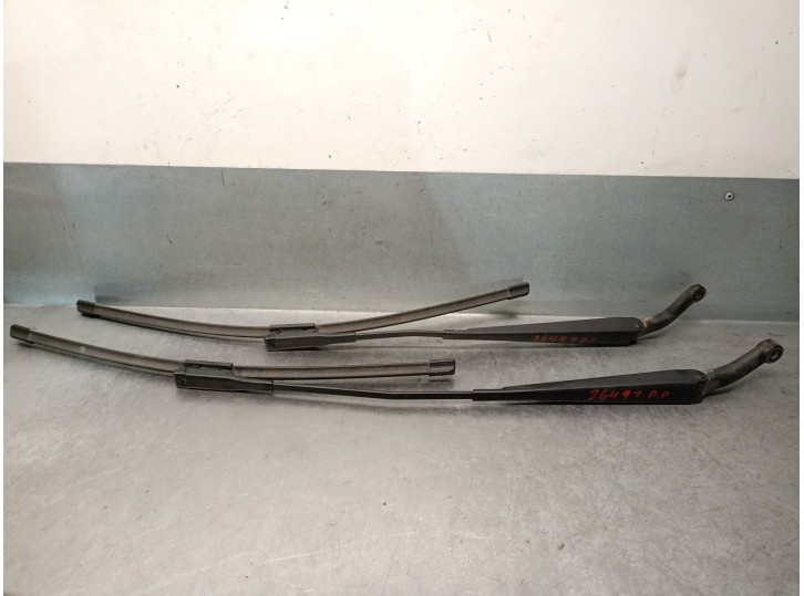 Replacement front right wiper arm for Volvo S60 I (384) 2.4, OEM IAM references 30655615 30697573