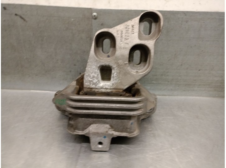 Left engine mount replacement for Mercedes-Benz GLA-Class (X156) GLA 200 CDI / D (156.908), OEM IAM reference A2462400617