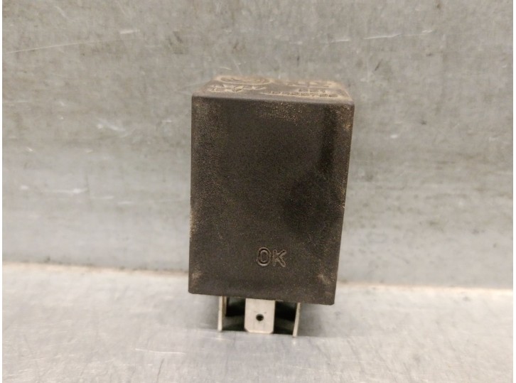 Replacement relay for Peugeot Boxer van (230L) 2.5 D. OEM/IAM references: 46409709 46409709