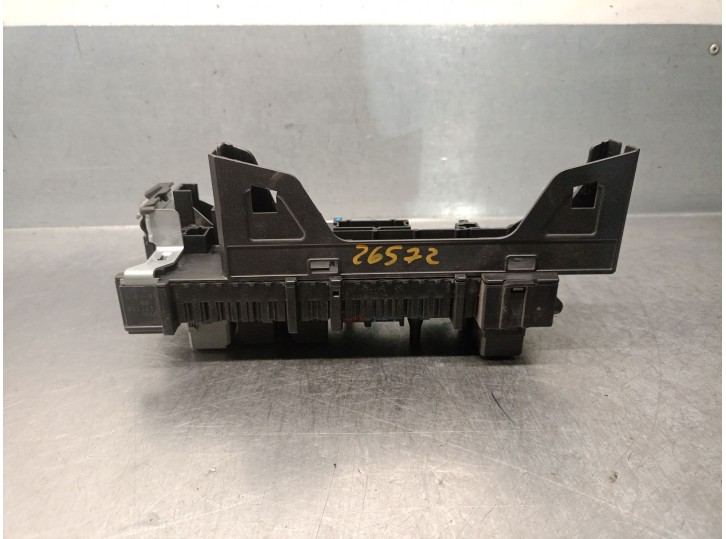 Replacement relay / fuse box for Mercedes-Benz E-Class T-Model (S212) E 220 CDI / BlueTEC (212.202, 212.201), OE reference