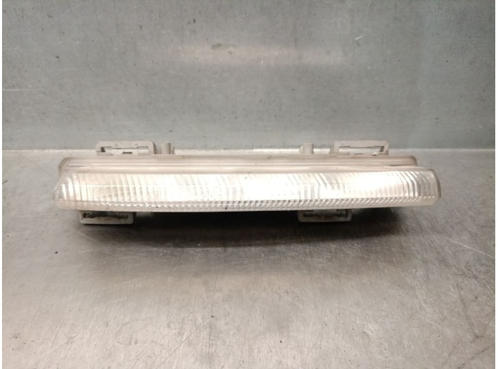 Replacement right front light for Mercedes-Benz E-Class T-Model (S212) E 220 CDI / BlueTEC (212.202, 212.201), reference