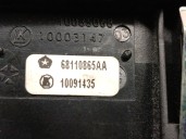 Replacement front right power window switch for Lancia Voyager minivan (404_) 2.8 CRD (RT, 53), OEM/IAM reference 68110865