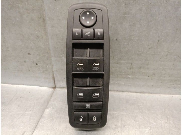 Replacement left front power window switch for Lancia Voyager MPV (404_) 2.8 CRD (RT, 53), OEM IAM reference 681108