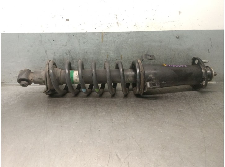 Left rear shock absorber replacement for Lexus IS II (_E2_) 220d (ALE20), OEM/IAM references 4853053270 4853080509
