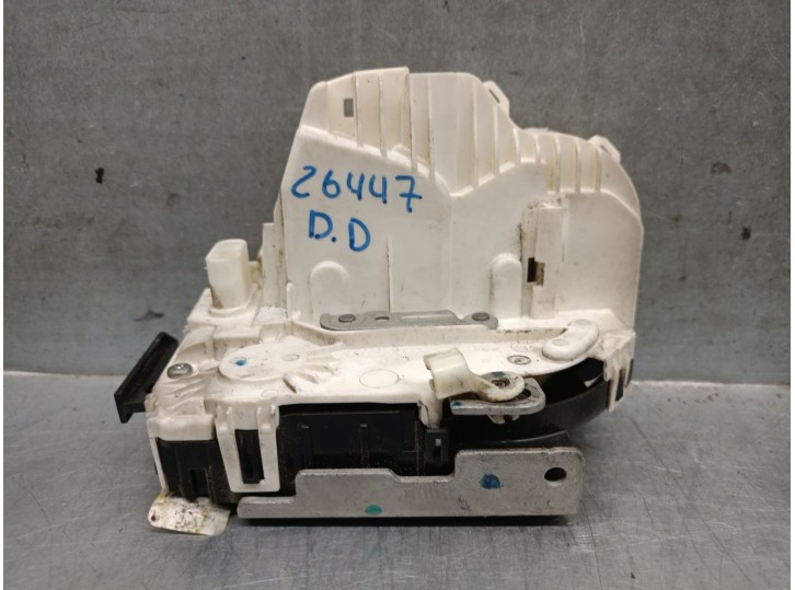 Replacement front right door lock for a Lancia Voyager minivan (404_) 2.8 CRD (RT, 53), OEM IAM reference 04589694