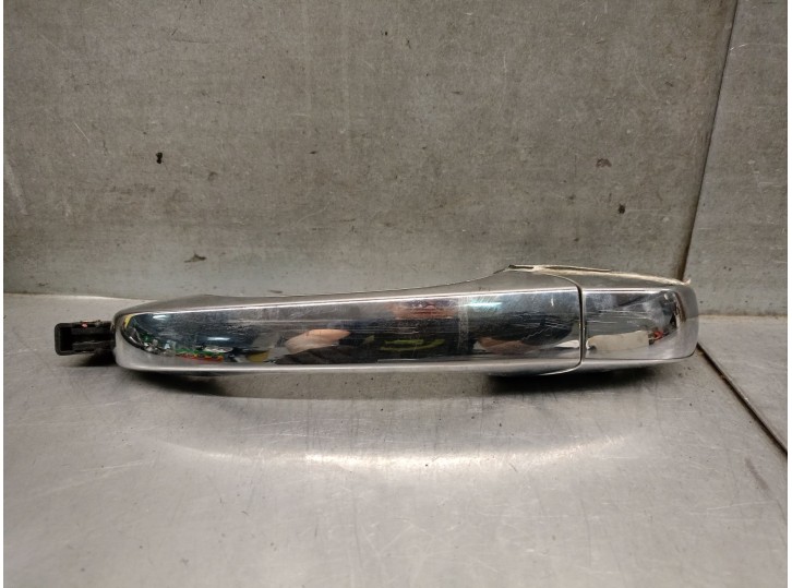 Left rear exterior door handle for Lancia Voyager 2.8 CRD — OEM/IAM K04589714