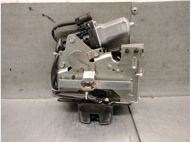 Replacement trunk / liftgate lock for Lancia Voyager minivan (404_) 2.8 CRD (RT, 53), OEM/IAM references K04589581AF K04