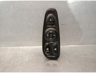 Replacement front left power window switch for Hyundai Coupe I (RD) 1.6 16V, OEM/IAM references 9357027000A 9357027100