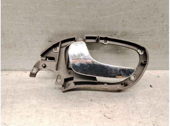 Replacement left front interior door handle for SEAT Leon (1M1) 1.9 TDI, OEM/IAM references 1M0837113A 1M0837113D
