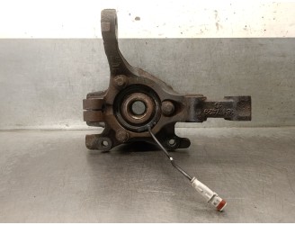 Replacement left front steering knuckle for Opel Astra H GTC (A04) 1.7 CDTI (L08), OEM/IAM references 13156037 5308032