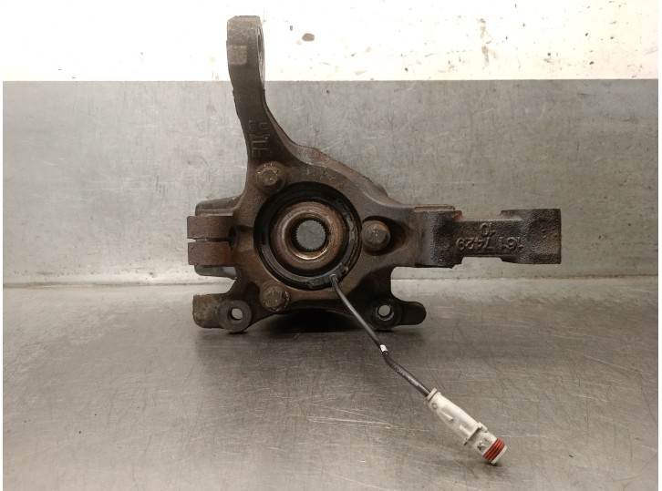 Replacement left front steering knuckle for Opel Astra H GTC (A04) 1.7 CDTI (L08), OEM/IAM references 13156037 5308032