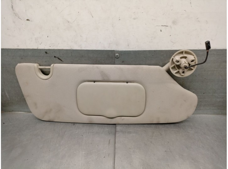 Replacement right sun visor for Lancia Voyager minivan (404_) 2.8 CRD (RT, 53), OEM/IAM reference K1JE921DAAA K1JE921DAAA