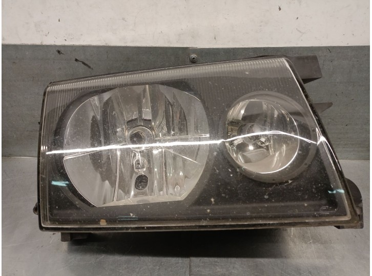 Replacement right headlight for Nissan Terrano II (R20) 2.7 TDI 4WD, OEM/IAM references 260100X400 260100X000