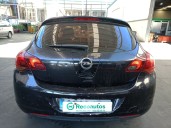 opel astra j (p10) del año 2010