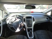 opel astra j (p10) del año 2010