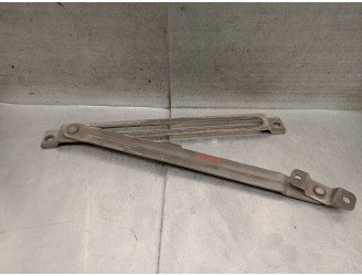 Replacement tailgate hinge for Nissan Terrano II (R20) 2.7 TDI 4WD, OEM/IAM reference 904500F000 904500F000