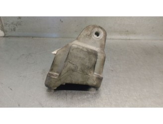 Replacement engine mount for Renault Mégane II sedan (LM0/1_) 1.5 dCi (LM1E), OEM/IAM reference 8200277229