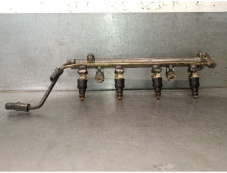 Replacement fuel injector rail for Hyundai Coupe I (RD) 1.6 16V. OEM/IAM references: 3530423002 3530423002