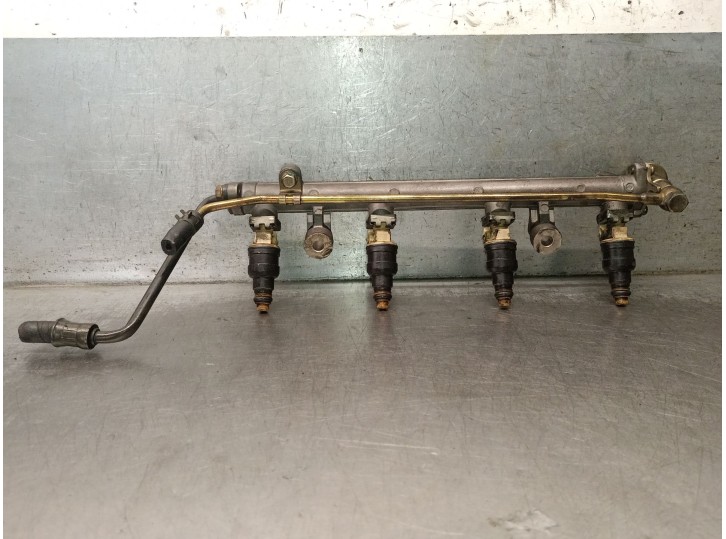 Replacement fuel injector rail for Hyundai Coupe I (RD) 1.6 16V. OEM/IAM references: 3530423002 3530423002