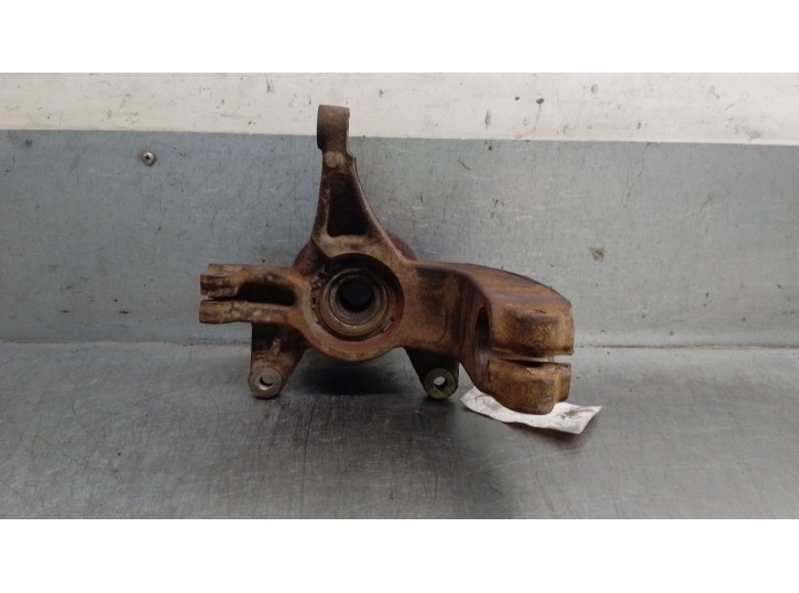 Replacement left front steering knuckle for Renault Megane II sedan (LM0/1_) 1.5 dCi (LM1E). OEM/IAM reference: 8200297026