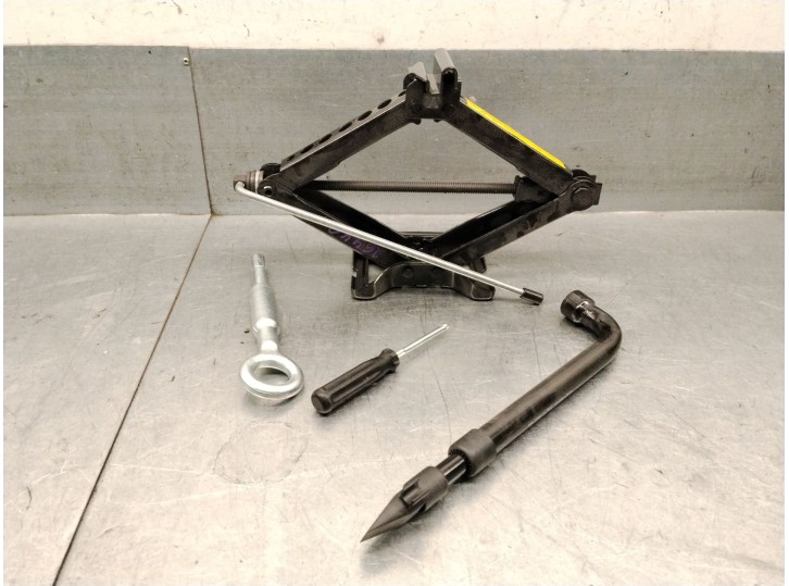 Replacement jack for Volvo S80 II (124) 2.5 T, OEM/IAM references 31381619 31381619