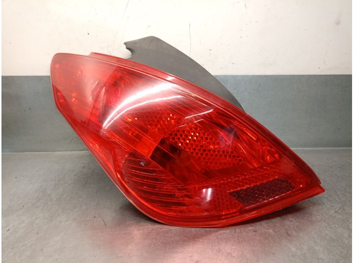 Replacement left tail light for Peugeot 308 I (4A_, 4C_) 1.6 HDI, OEM IAM reference 6350CV 6350CV