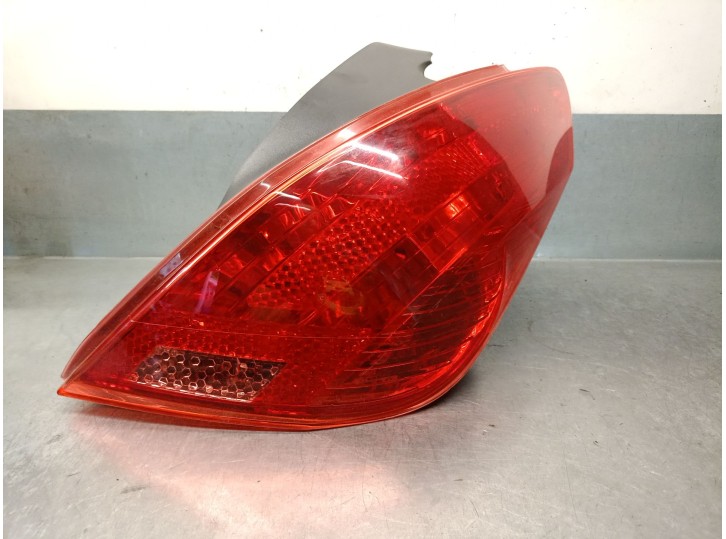 Replacement right tail light for Peugeot 308 I (4A_, 4C_) 1.6 HDi, OEM/IAM references 6351CV 6351CV