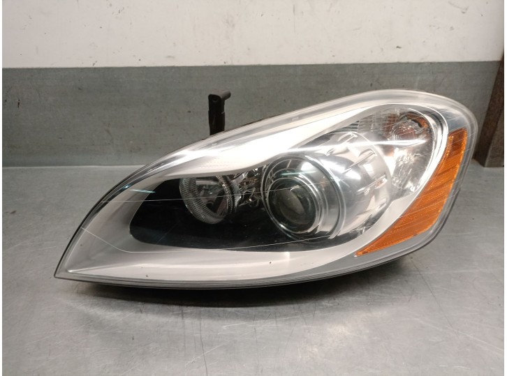 Replacement left headlight for Volvo V60 I (155) D5 OEM IAM reference 30763135 31420679