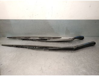 Replacement right front wiper arm for Saab 9-3 (YS3F, E79, D79, D75) 1.9 TiD, OEM/IAM references 12755306 12755306