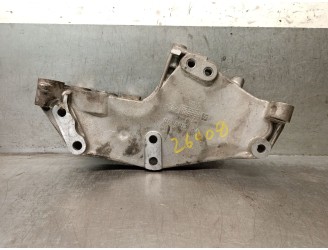 Replacement engine mount for Nissan Primastar van (X83) 2.0 dCi 115