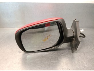 Replacement left side mirror for Toyota Yaris (_P9_) 1.4 D-4D (NLP90_). OEM/IAM reference: 879400D260 879400D260