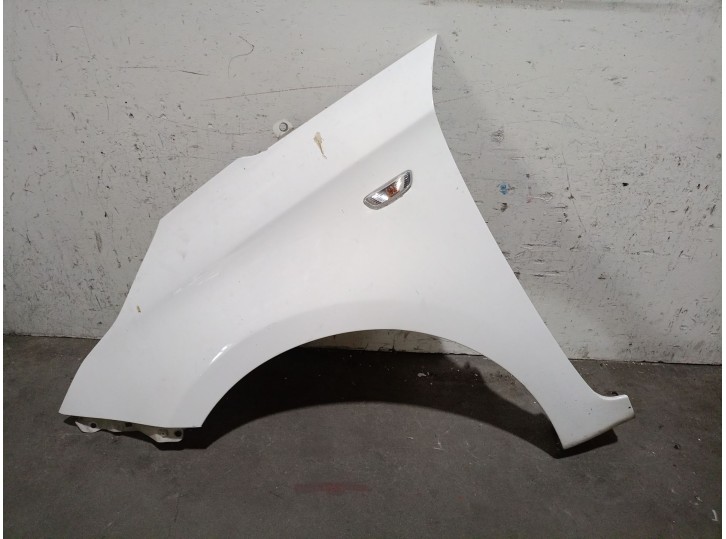Recambio de aleta delantera izquierda para kia carens iv 1.7 crdi referencia OEM IAM 66311A4100 66311A4100 