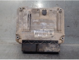 Engine control unit (ECU) for Saab 9-3 station wagon (E50) 1.9 TiD, OEM/IAM reference 55563967 0281013515
