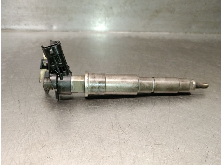 Recambio de inyector para nissan primastar furgoneta (x83) 2.0 dci 115 referencia OEM IAM H82409398 0445115007