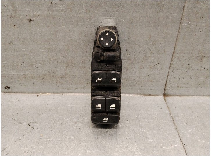 Left front power window switch for BMW X3 (F25) xDrive 20 d, OEM/IAM reference 9238235 61319241951