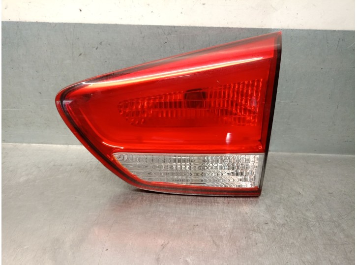 Replacement right liftgate taillight for Kia Carens IV 1.7 CRDi, OEM/IAM reference 92404A4010 92404A4020