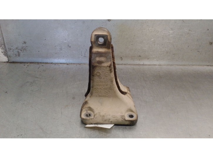 Replacement right engine mount for BMW X3 (F25) xDrive 20 d, OEM IAM reference 678482602 22116859616